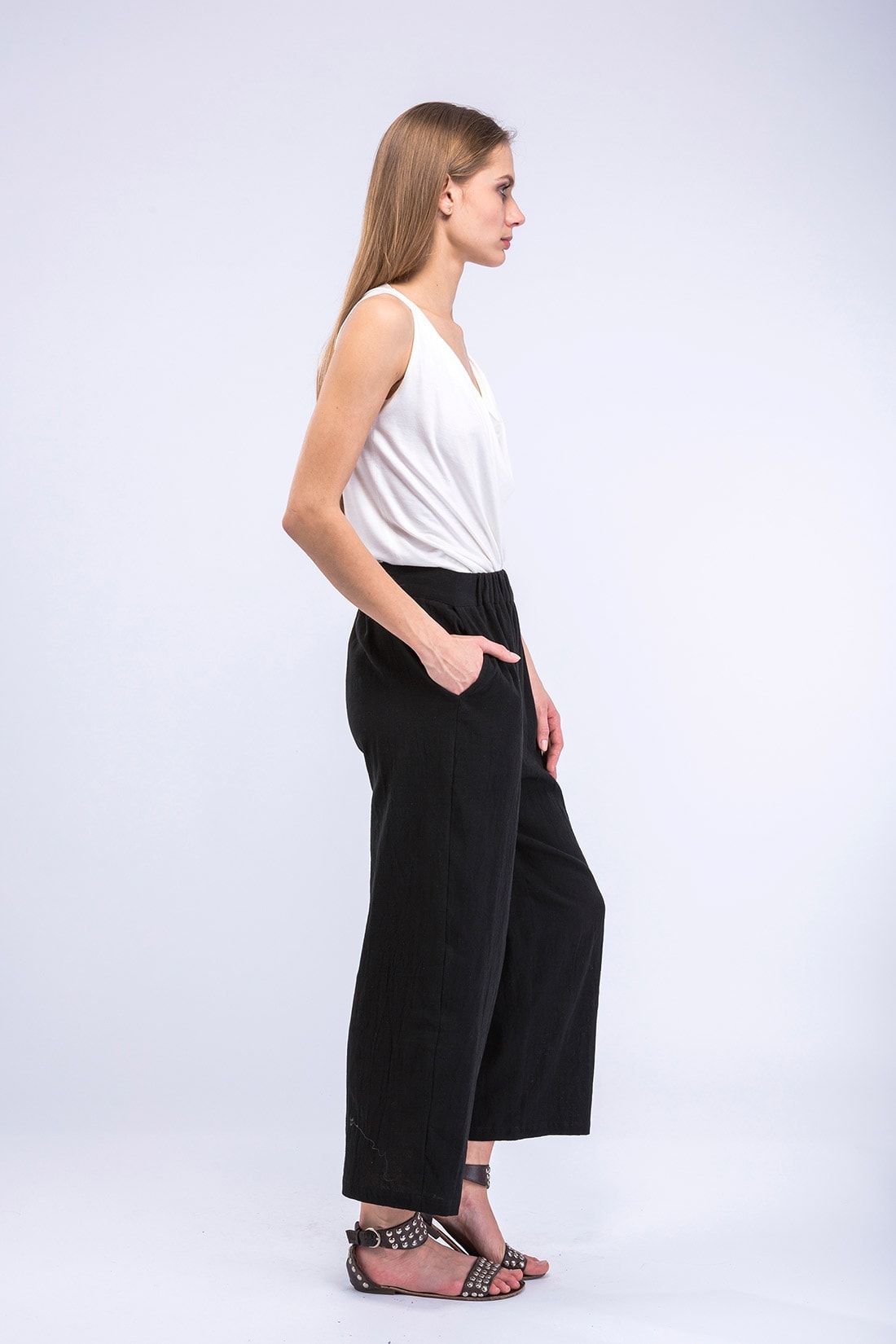Pantalon noir large en coton bio pour femme HALNY – Image 4