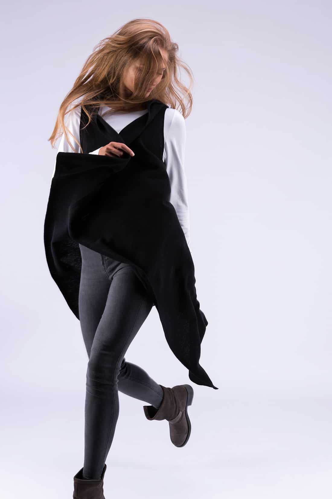 Black long wool cardigan for women NUUK – Image 6