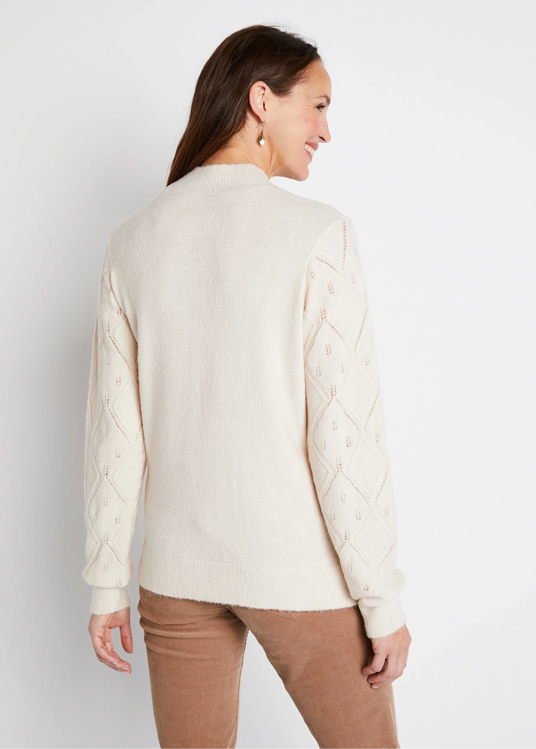 Pull doux ajouré perlé col montant – Image 2
