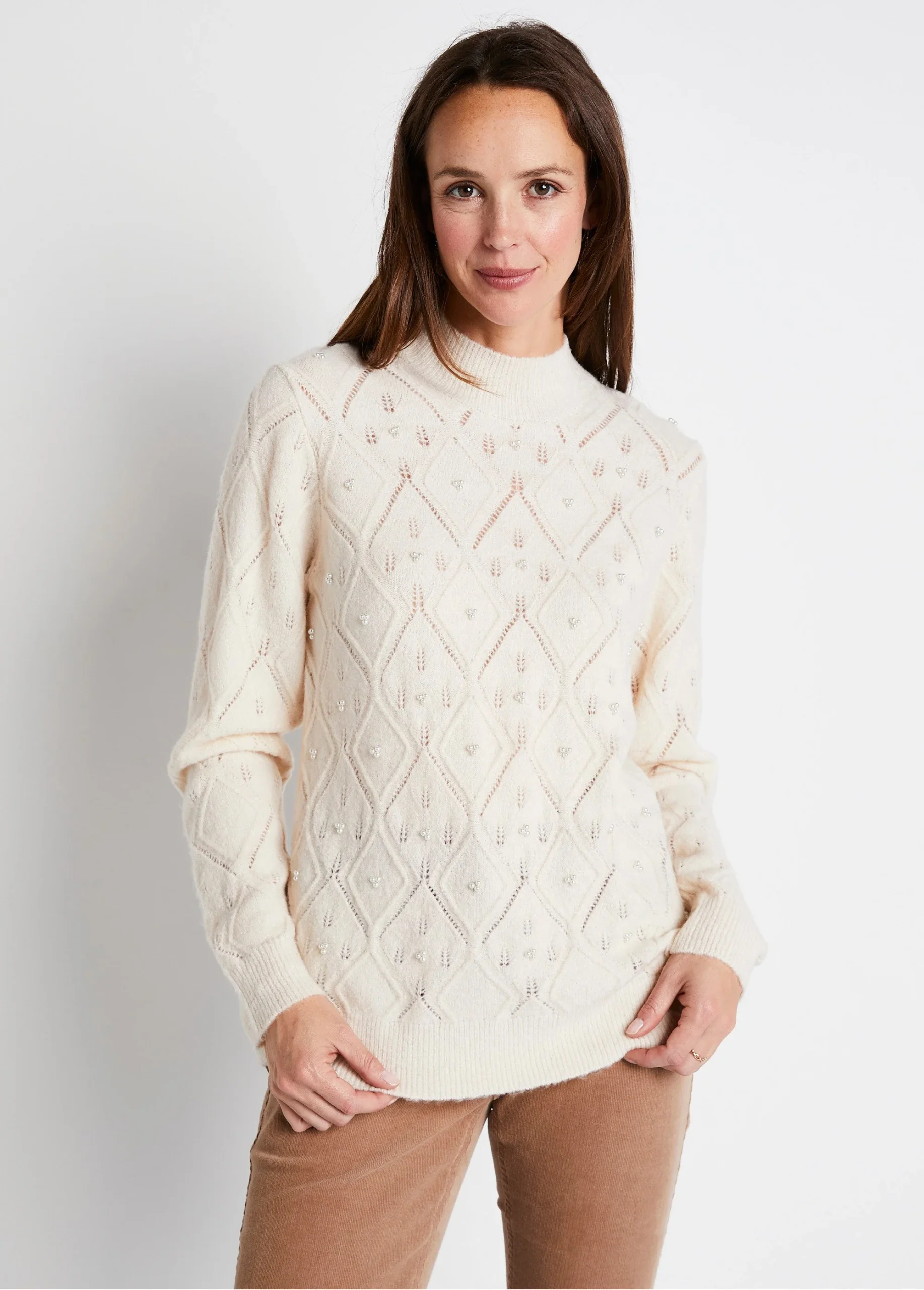 Pull doux ajouré perlé col montant