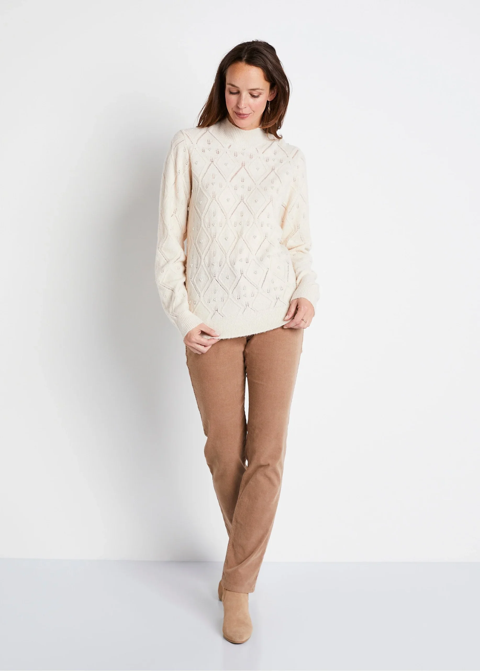 Pull doux ajouré perlé col montant – Image 5