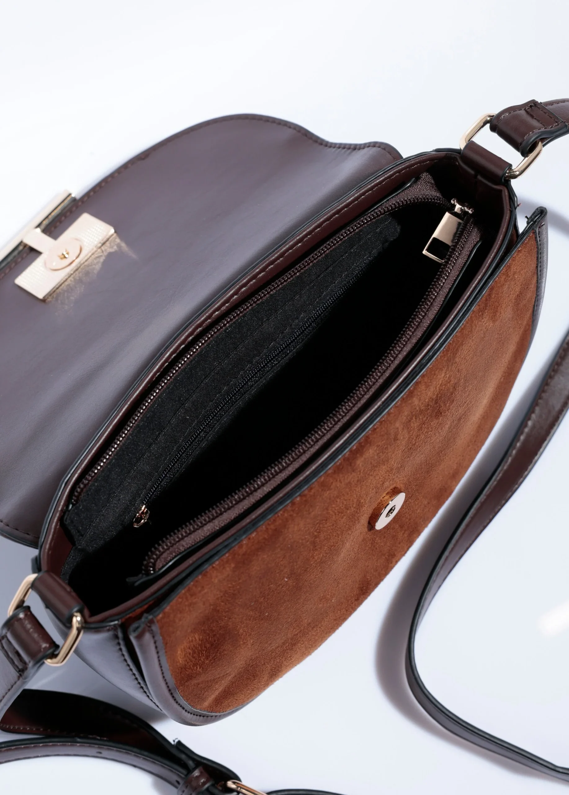 Sac à main chic demi lune en suédine – Image 3